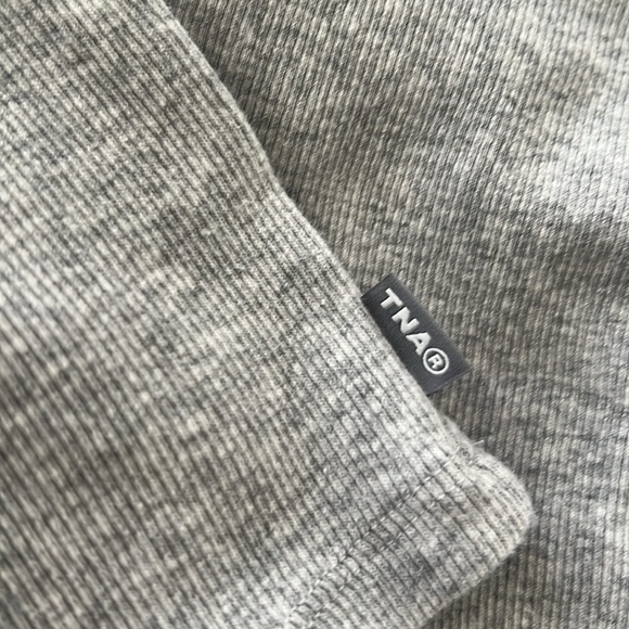 TNA Ribbed Crop Top - Picture 3 of 3